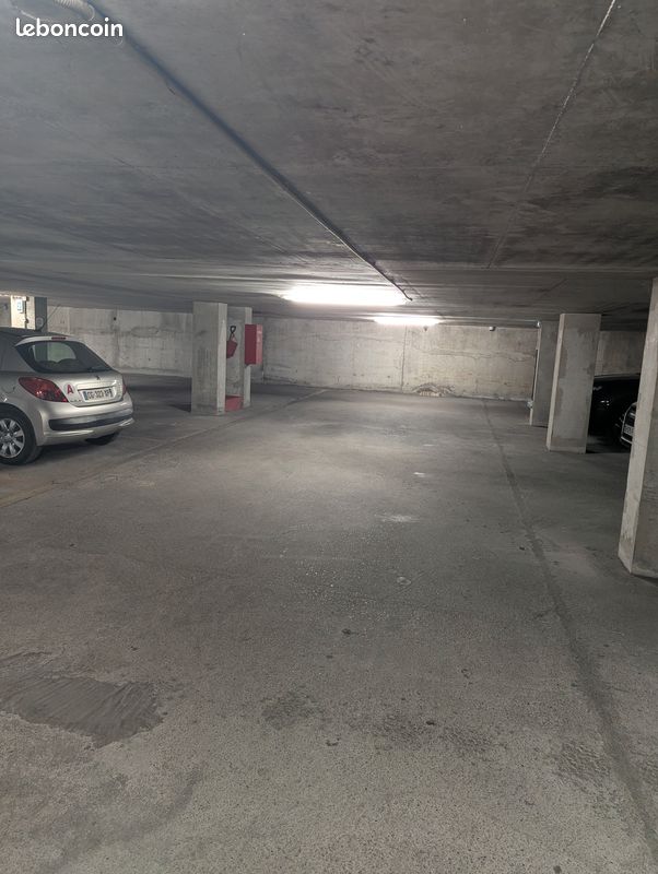 Place de parking a louer · à Villeurbanne · 85 €/mois