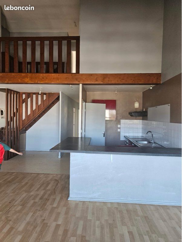 Appartement 6 pièces 115 m² · à Andrézieux-Bouthéon · 115 m² · 1 050 €/mois