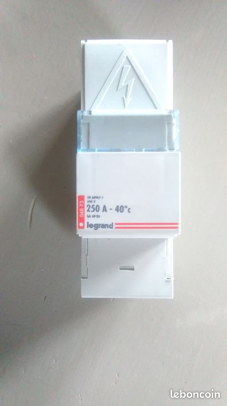 Repartiteur modulaire 250A (image 1)