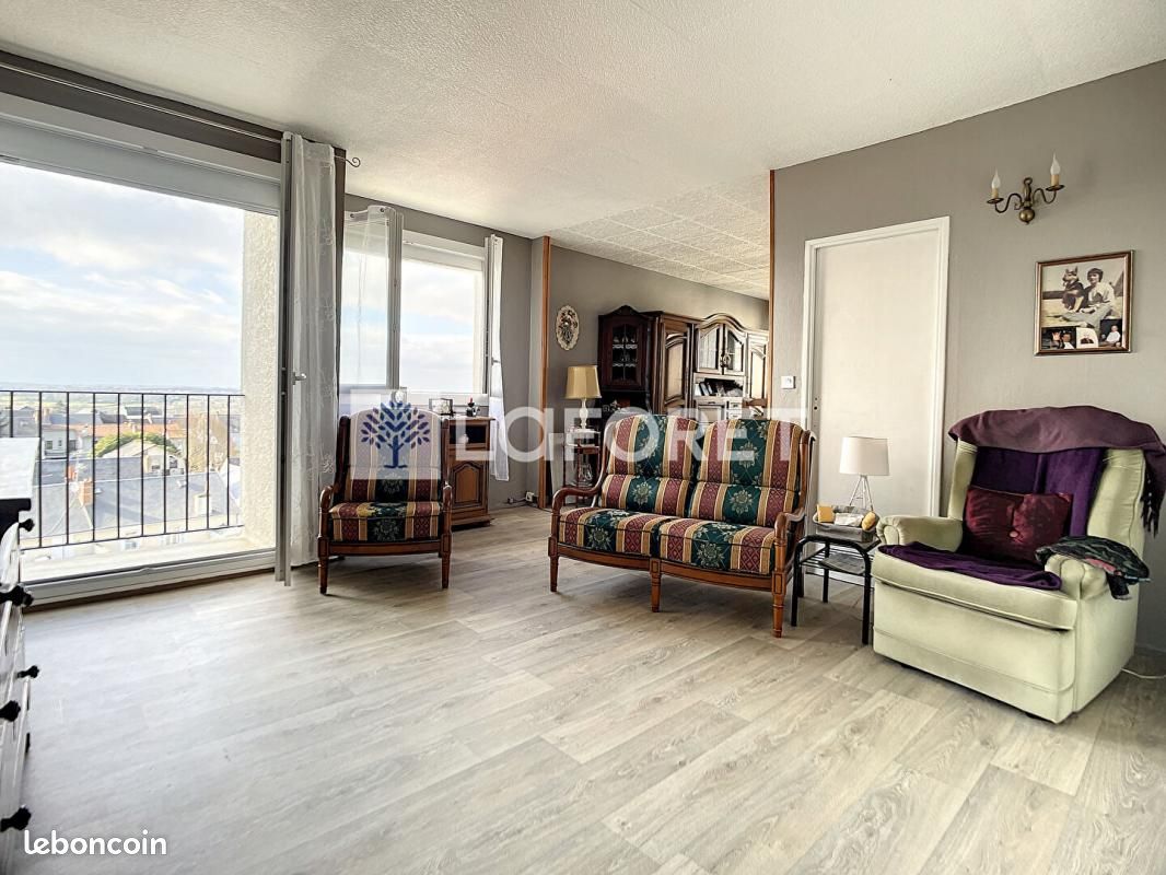 Appartement 3 pièces 77 m² - Parthenay 79200 (image principale 1)