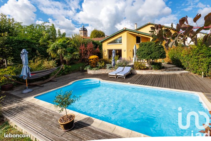 Maison 6 pièces 211 m²