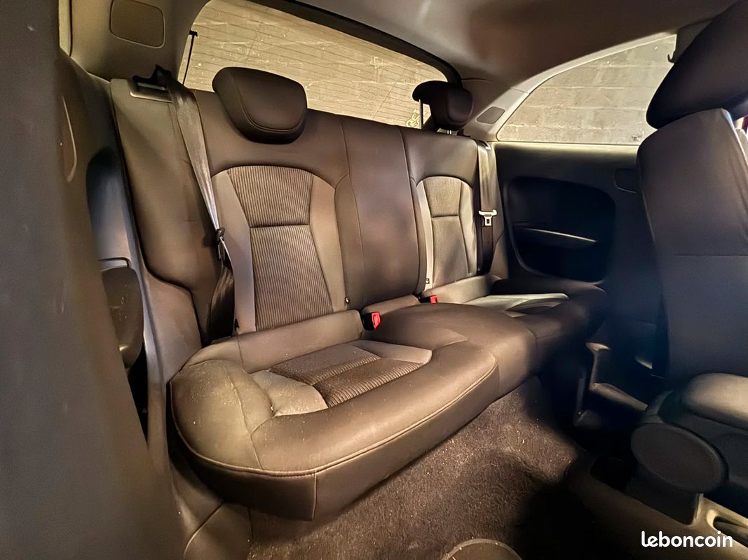 AUDI A1 A1 1.0 TFSI ultra 95 Ambiente * TOIT OUVRANT (image 18)