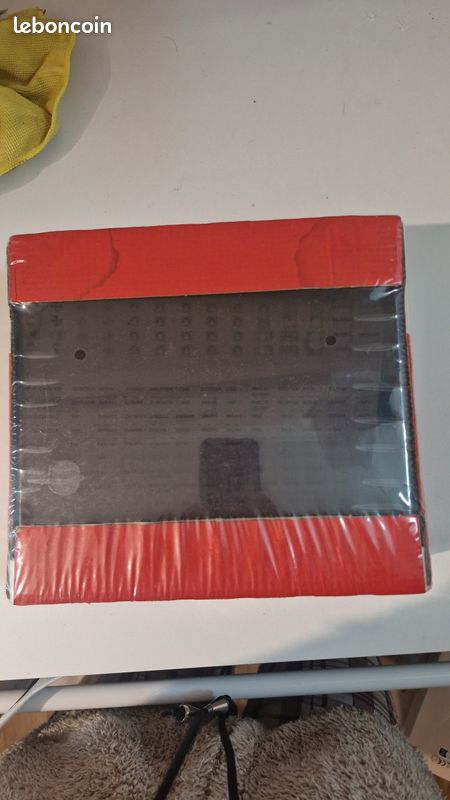 Coffret répartiteur LEGRAND neuf
5 coffret de disponible (image 1)