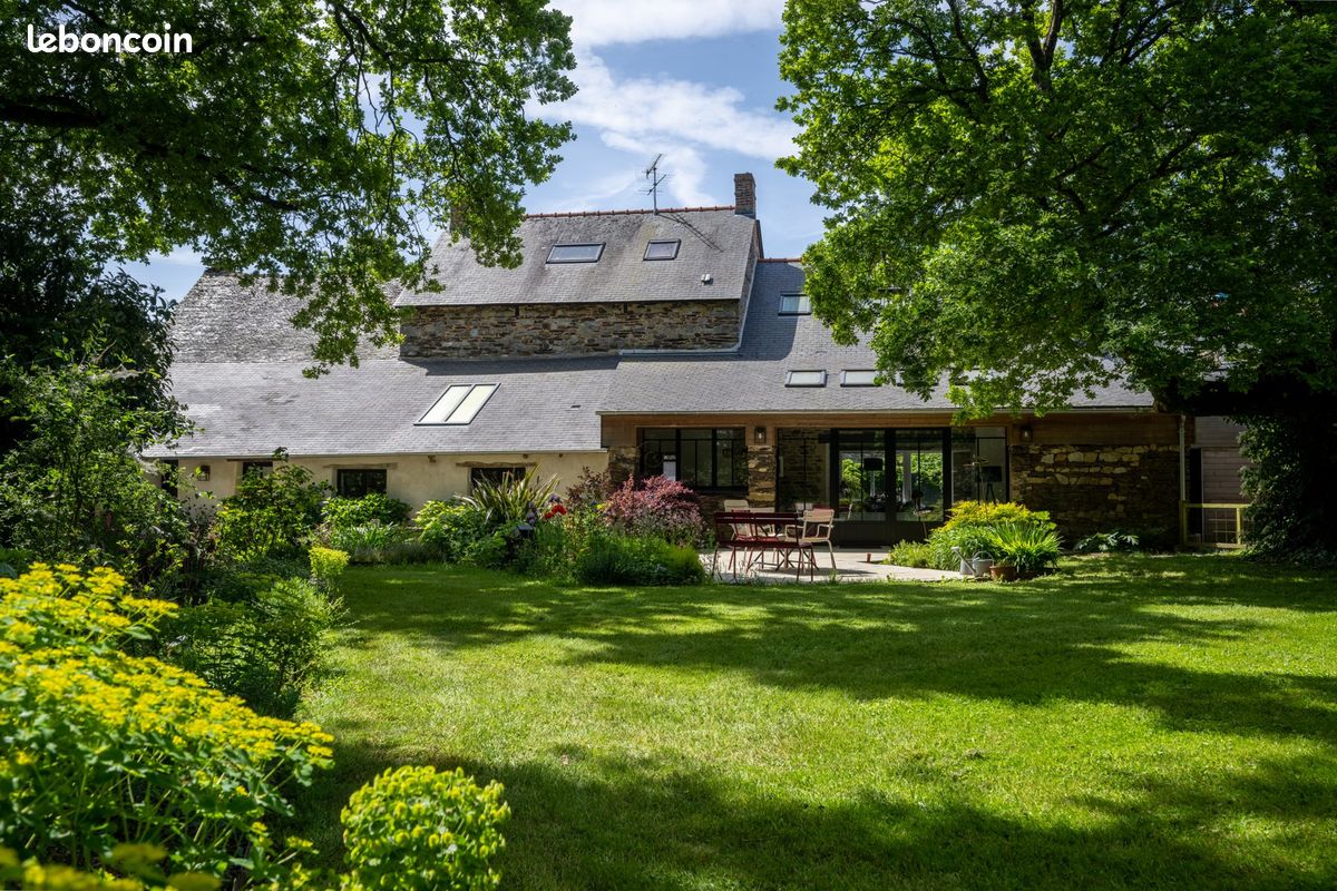 Maison 7 pièces 245 m² · à Lassy · 245 m² · 590 000 €