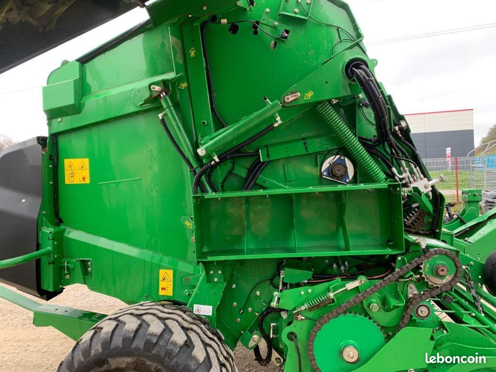 John Deere 451M (image 25)