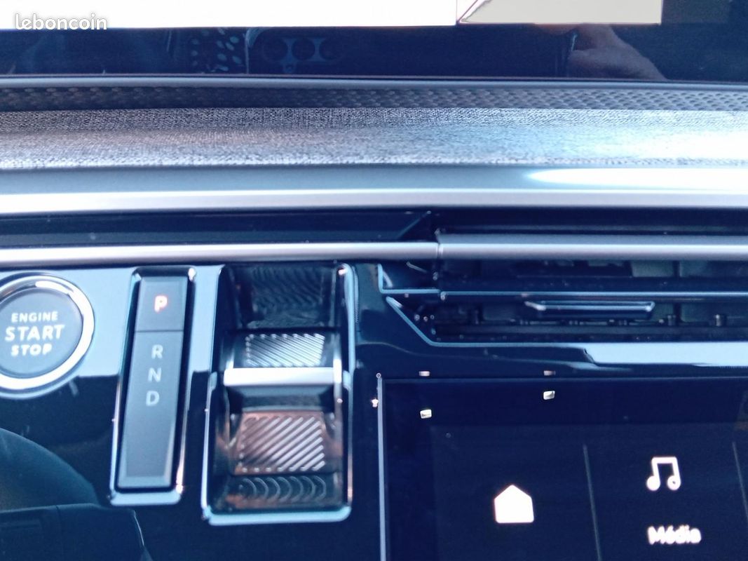 Peugeot 5008 Electrique 210ch Batterie 73 kWh Allure / Pompe à chaleur + Pack Vision 360 & Drives as (image 19)