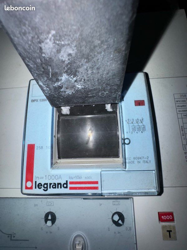 Disjoncteur/ interrupteur industriel de puissance Legrand DPX 1250. 1000 A (image 2)