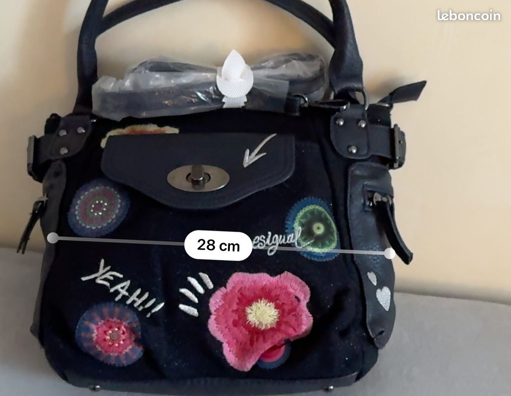 Petit Sac Bandoulière Desigual Desigual Noir Sac A Main