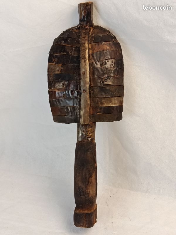 Reliquaire Kota ancien en bois et métal – 49 cm (image 4)