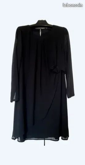 Robe noire habillée neuve crêpe doublée taille 42 (image 1)