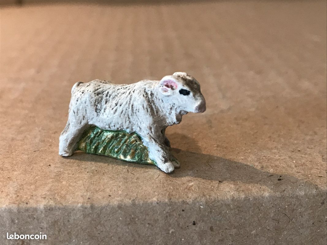 Chèvre miniature en ciment longueur 3 cm (image 1)