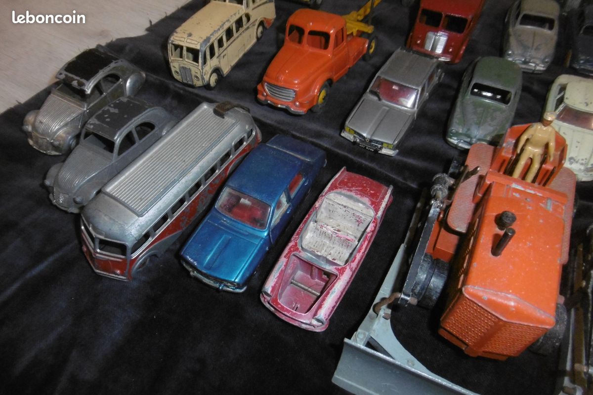 Lot 34 miniatures dinky toys-cij -jrd Collection