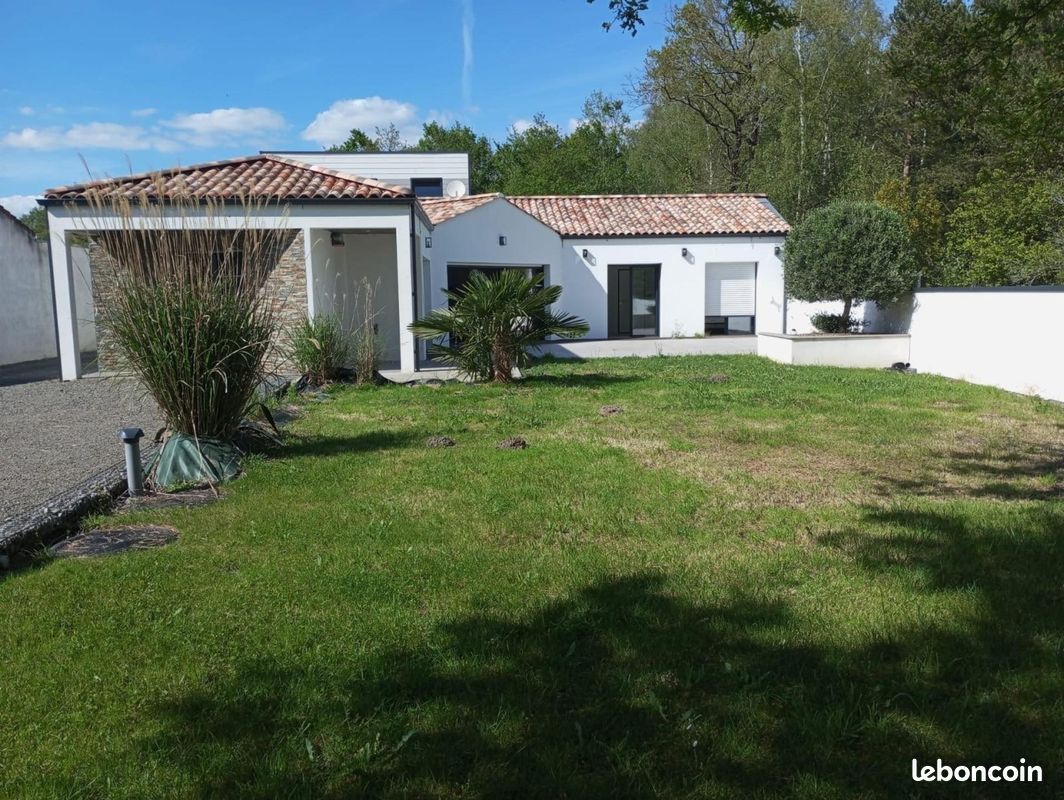 Maison 8 pièces 163 m² · à Commequiers · 163 m² · 553 000 €