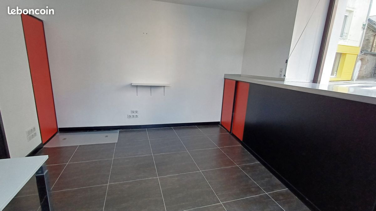 Local commercial 2 pièces 32 m² · à Crozon · 32 m² · 915 €