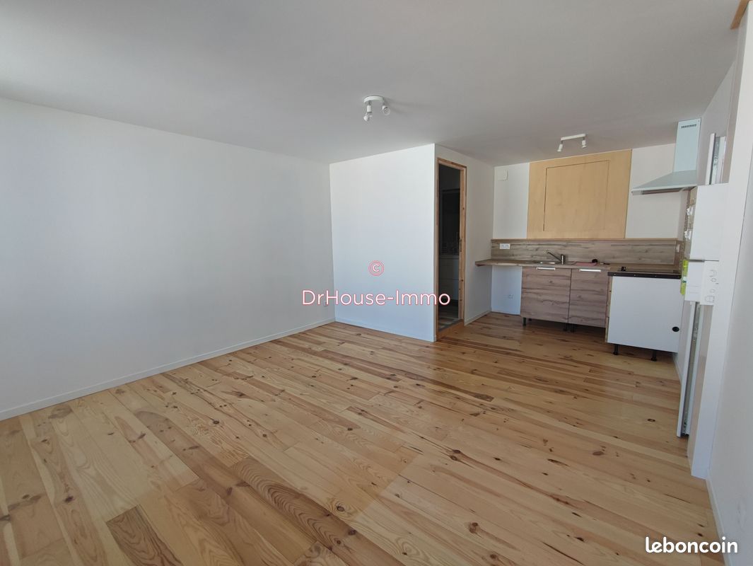 Appartement 1 pièce 25 m² · à Roullet-Saint-Estèphe · 25 m² · 420 €/mois