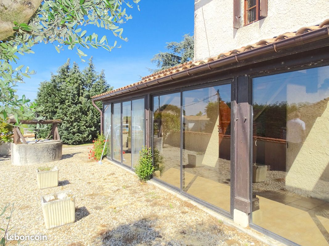 Maison 5 pièces 137 m² · à Bourg · 137 m² · 180 000 €