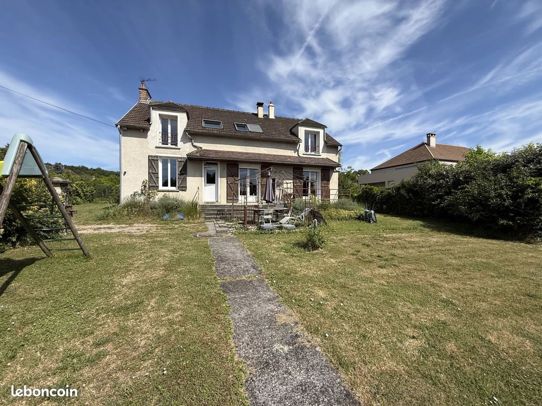 Maison 8 pièces 155 m² · à Montigny-sur-Loing · 155 m² · 435 750 €