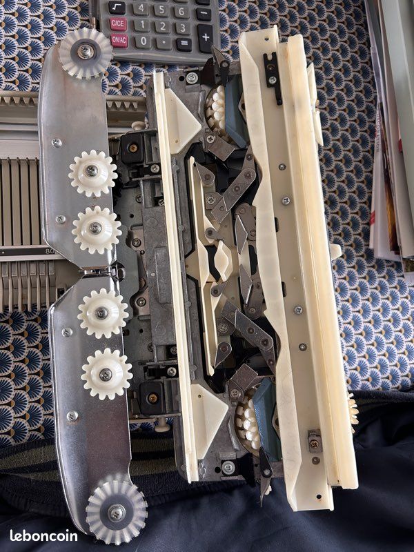Machine à tricoter Silver Reed LK-150 – Fibre Arts