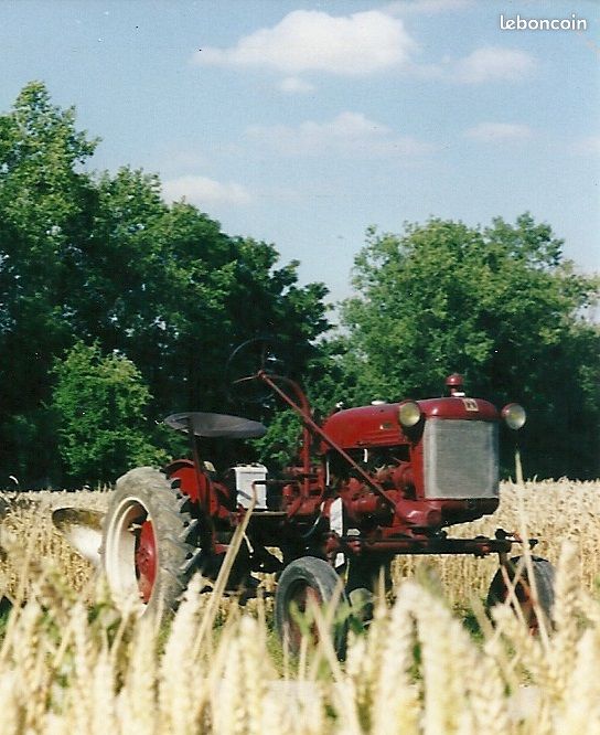 Tracteur Mac CORMICK (image 1)