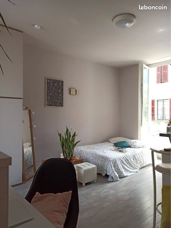 Appartement 1 pièce 27 m² · à Pau · 27 m² · 450 €