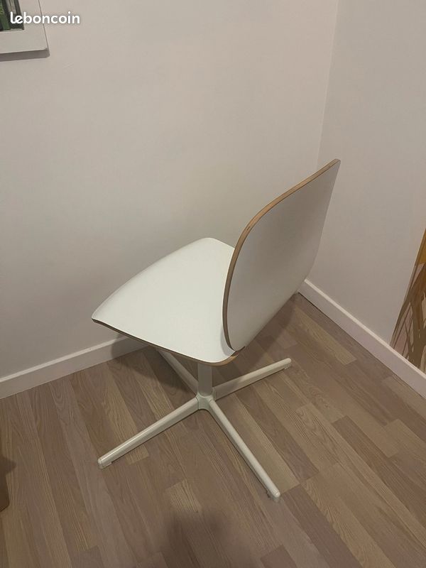 Chaise de bureau bois blanc IKEA réglable BALSBERGET (image 1)