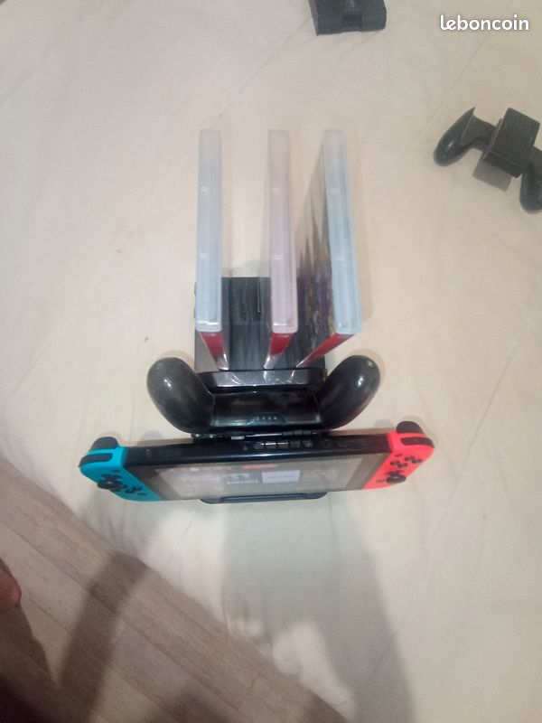 Nintendo Switch (image 8)