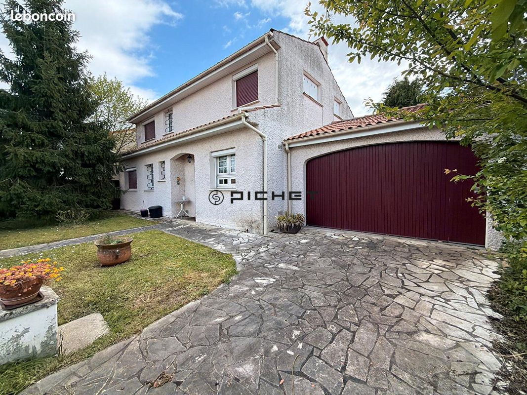 Maison 6 pièces 160 m² · à Carbon-Blanc · 160 m² · 380 000 €