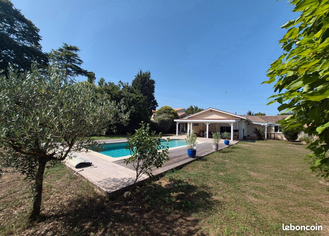 Maison 6 pièces 174 m² · à Illats · 174 m² · 416 000 €