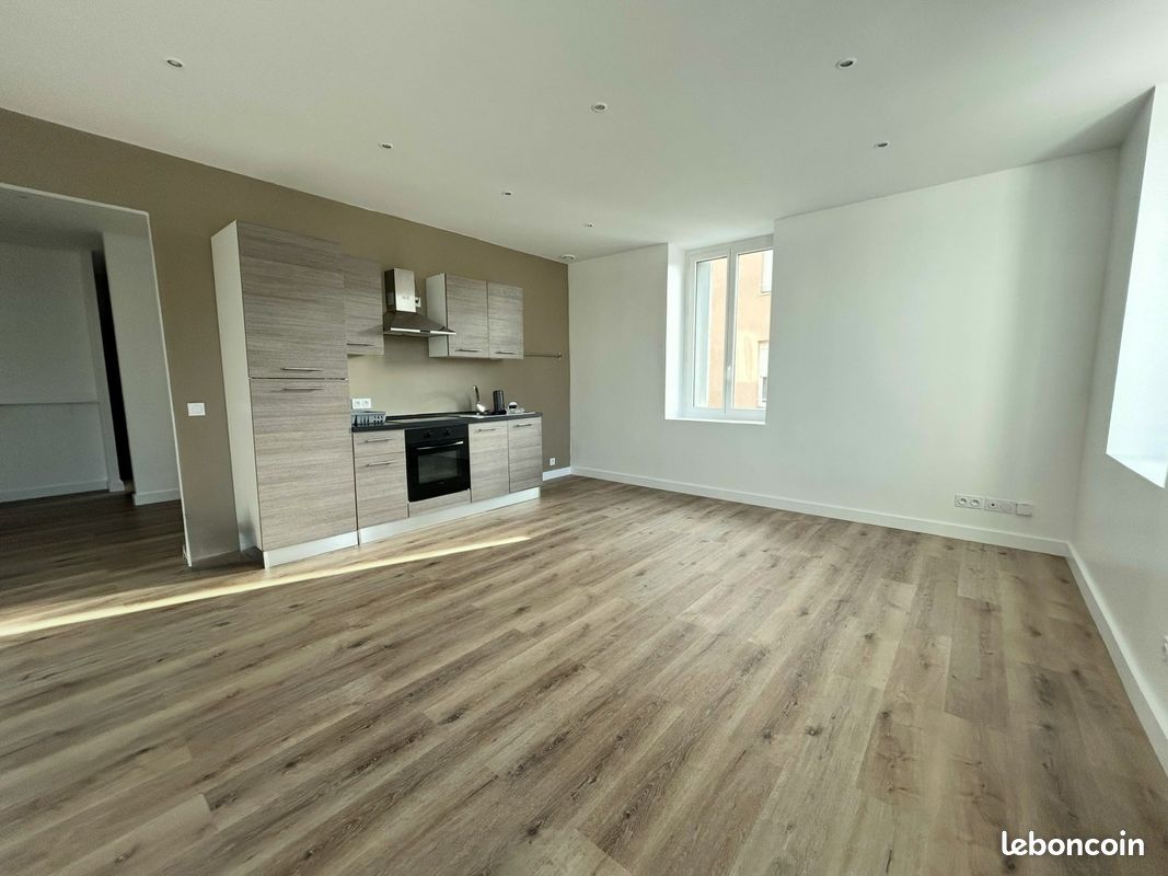 Appartement 3 pièces 55 m² · à Savigneux · 55 m² · 525 €/mois