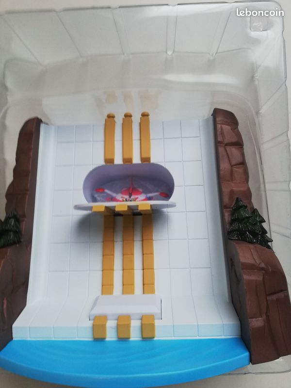 Mini Base Goldorak Custom – Précommande Pour Collectionneur (Figurine)