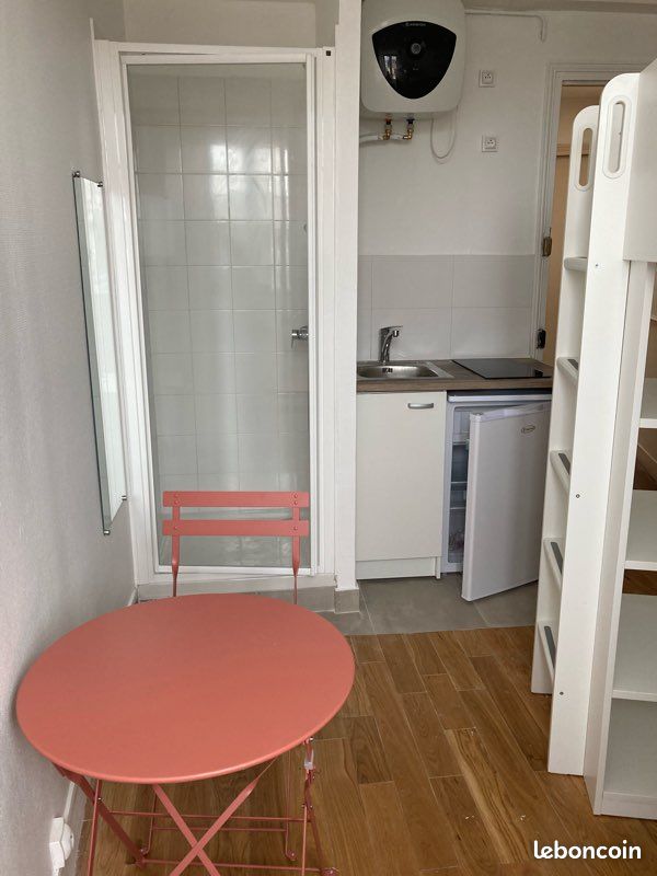 Appartement 1 pièce 9 m² · à Paris · 9 m² · 640 €/mois