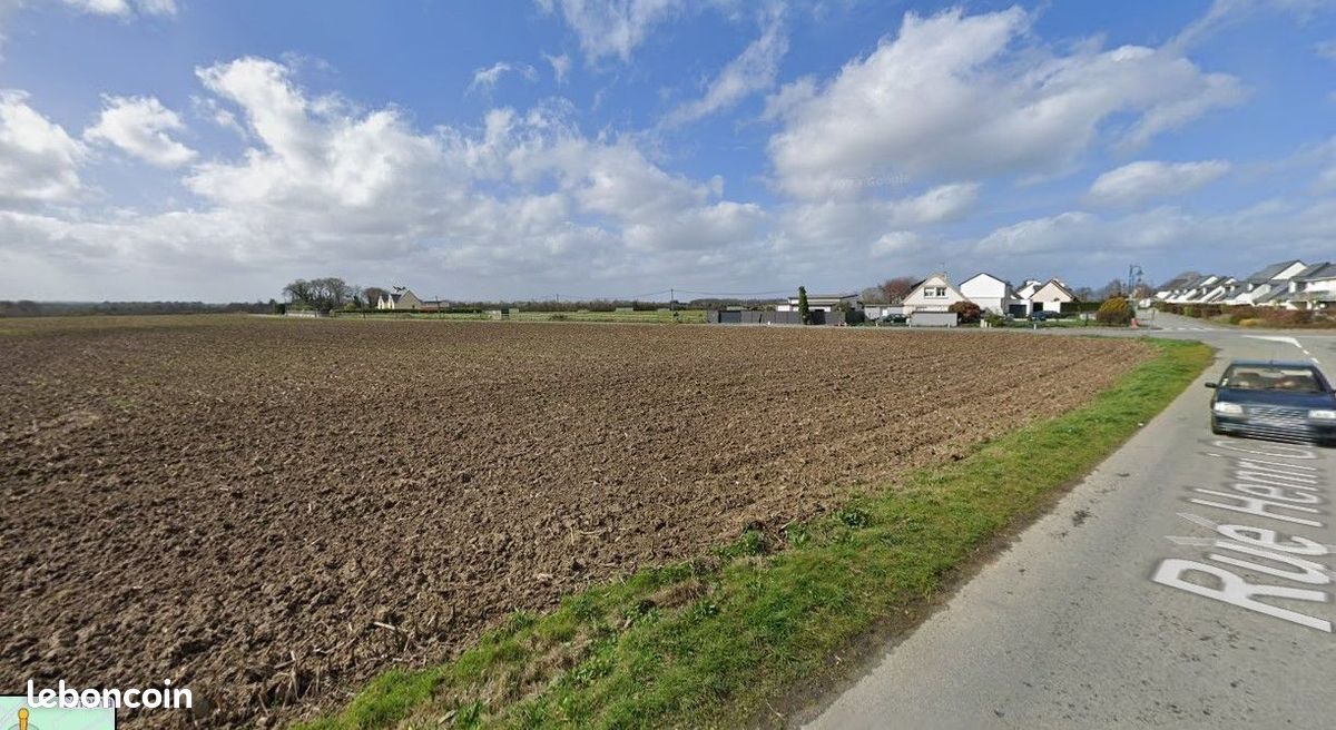 Terrain à bâtir de 349 m² à PLEURTUIT (35) · 115 000 €