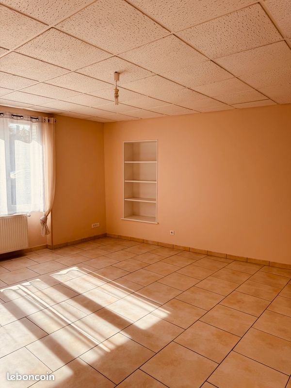 Maison 4 pièces 125 m² · à Neuville-de-Poitou · 125 m² · 760 €/mois