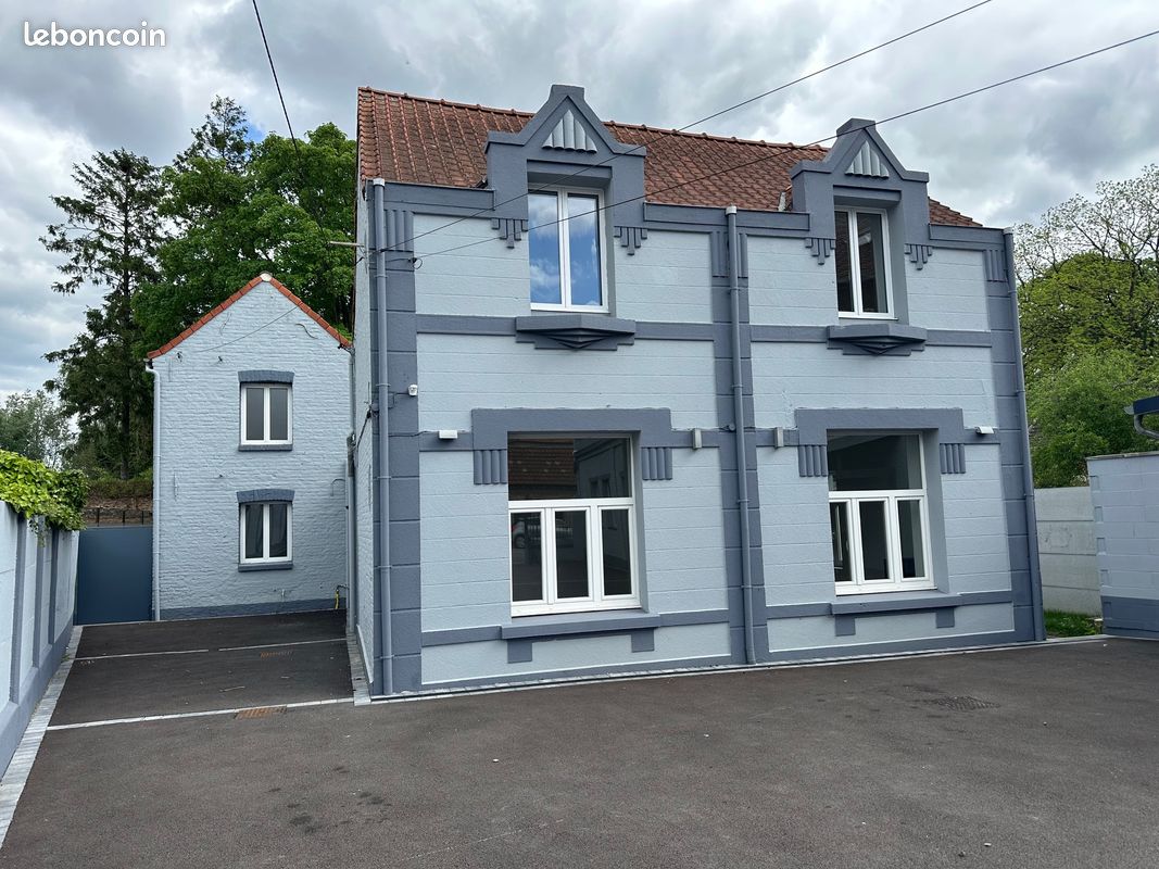 Maison 8 pièces 150 m² · à Crespin · 150 m² · 1 300 €/mois