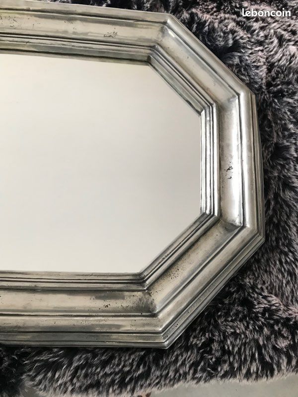 Miroir ancien en étain 65cmx55cm (image 2)