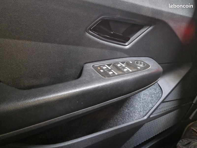 Renault Megane E-Tech Electric EV40 130ch Equilibre standard charge (image 14)