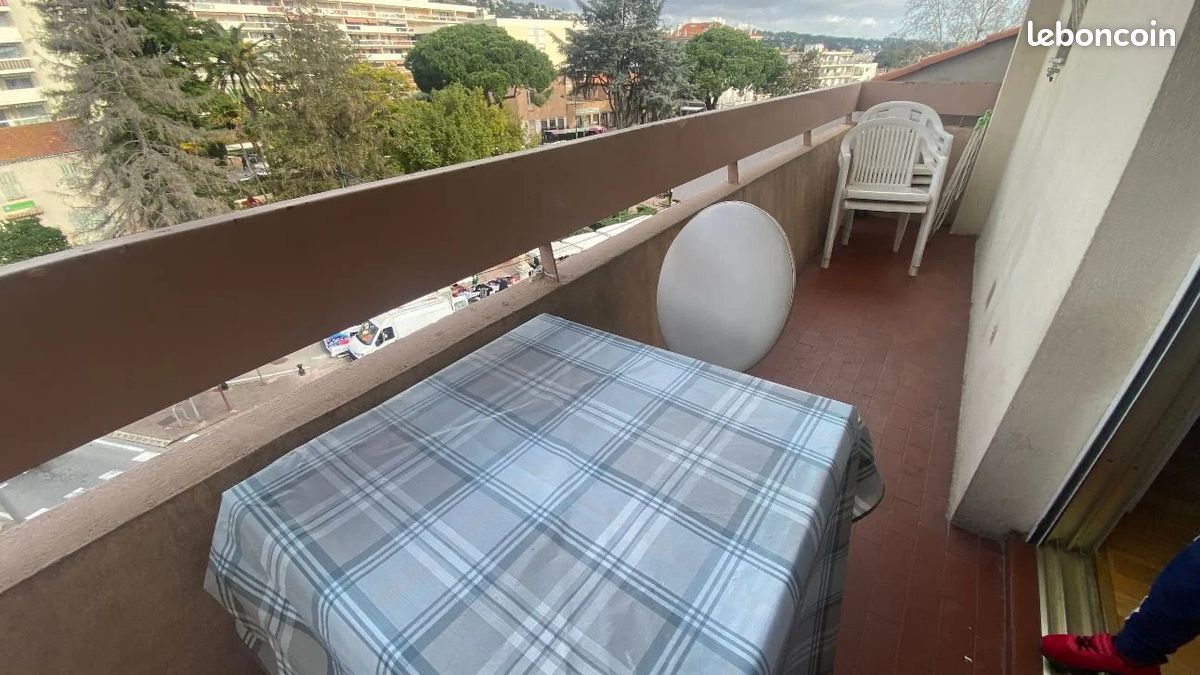 Appartement 1 pièce 28 m² · à Vallauris · 28 m² · 790 €/mois