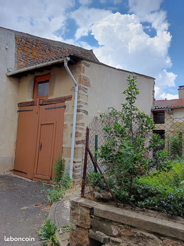 Maison 2 pièces 54 m² · à Vic-le-Comte · 54 m² · 44 000 €
