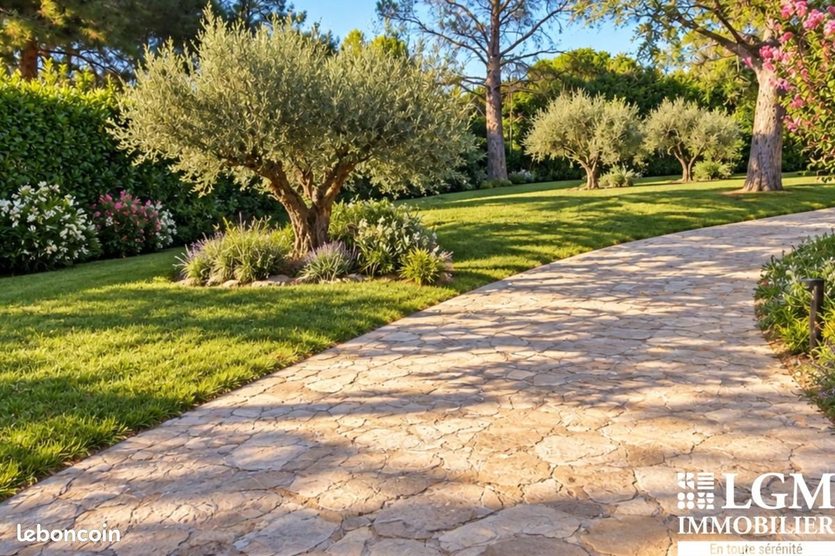 Terrain 542 m² Charleval · 190 000 €