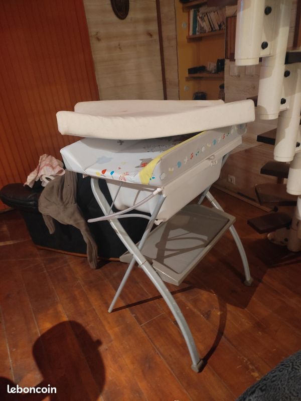 Table à langer + baignoire (image 2)
