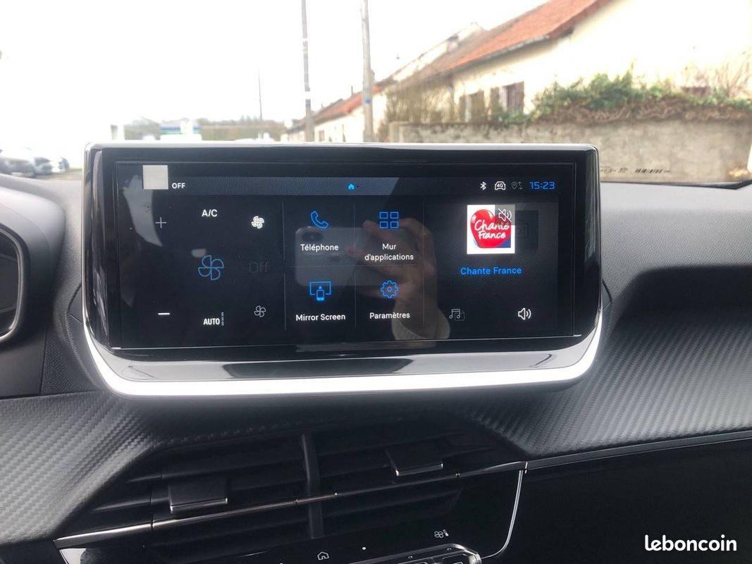 PEUGEOT 2008 Hybrid 145 e-DCS6 Allure (image 12)