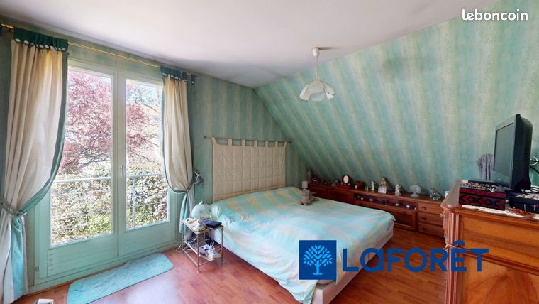 https://img.leboncoin.fr/api/v1/lbcpb1/images/c1/0d/8f/c10d8f6465a5a71894ba2e47d8444b56d4568b3a.jpg?rule=ad-image