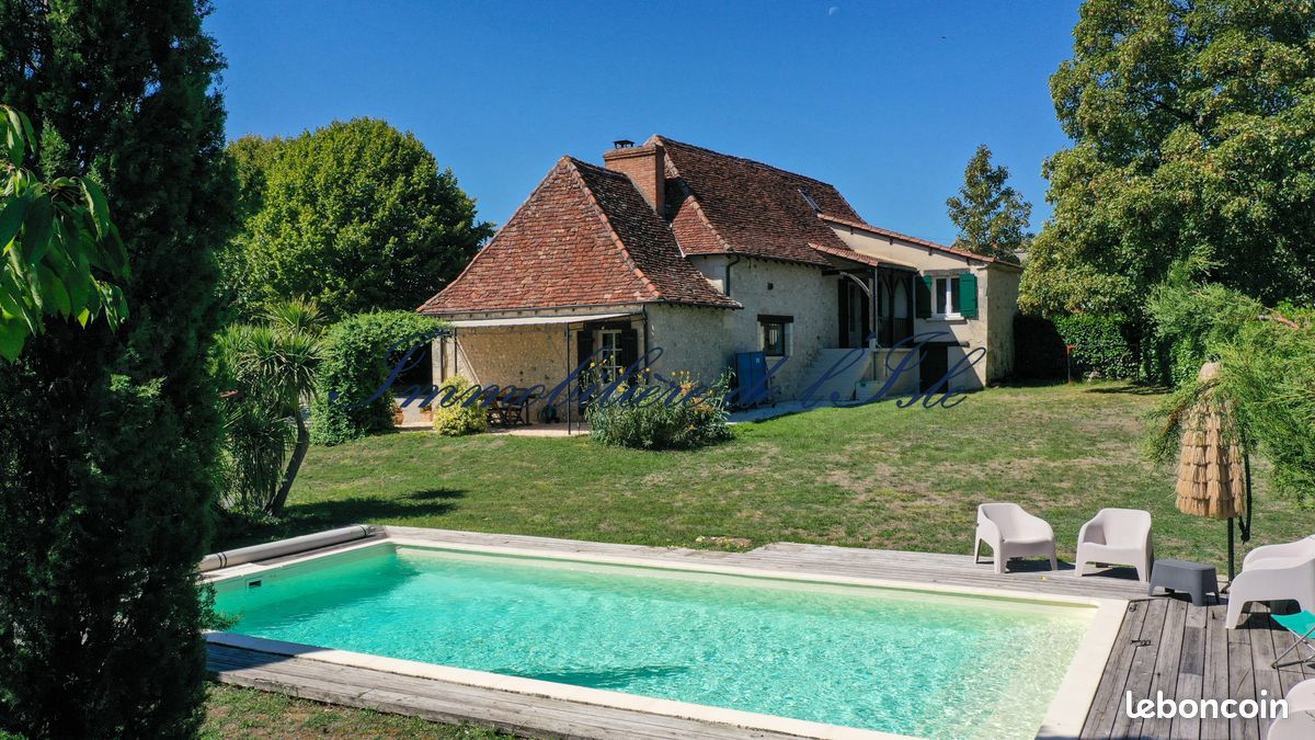 Maison 7 pièces 171 m² · à Bassillac Et Auberoche · 171 m² · 419 000 €