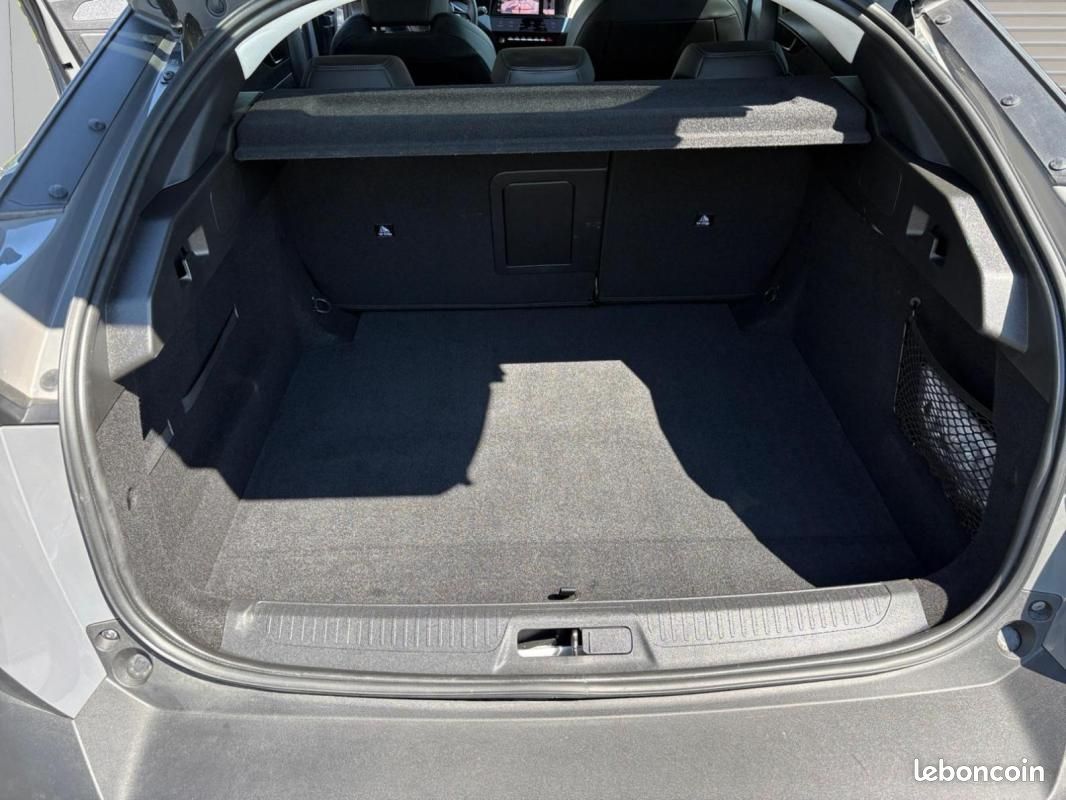 Peugeot 408 PureTech 130 ch S&S EAT8 Allure Pack (image 19)