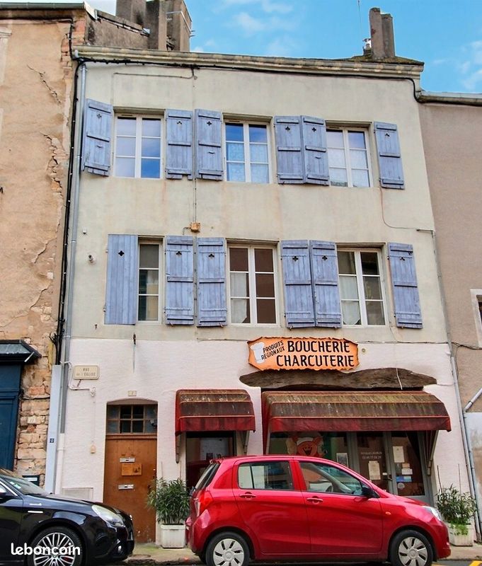 Local commercial 7 pièces 275 m² · à Saint-Gengoux-le-National · 275 m² · 190 200 €
