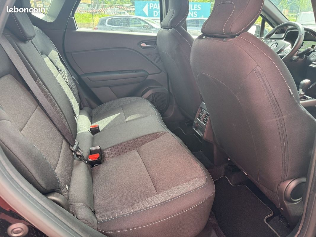 Renault CAPTUR II 1.6 E-TECH FULL HYBRID 145CH EVOLUTION (image 6)