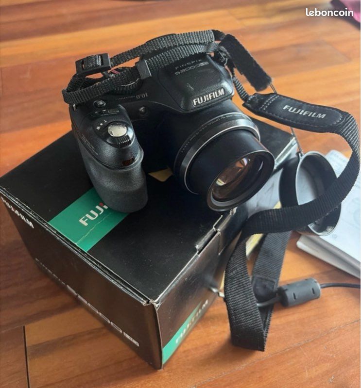 Pack Complet Fujifilm FinePix S2000HD + Sacoche + Accessoires - Photo, audio & vidéo