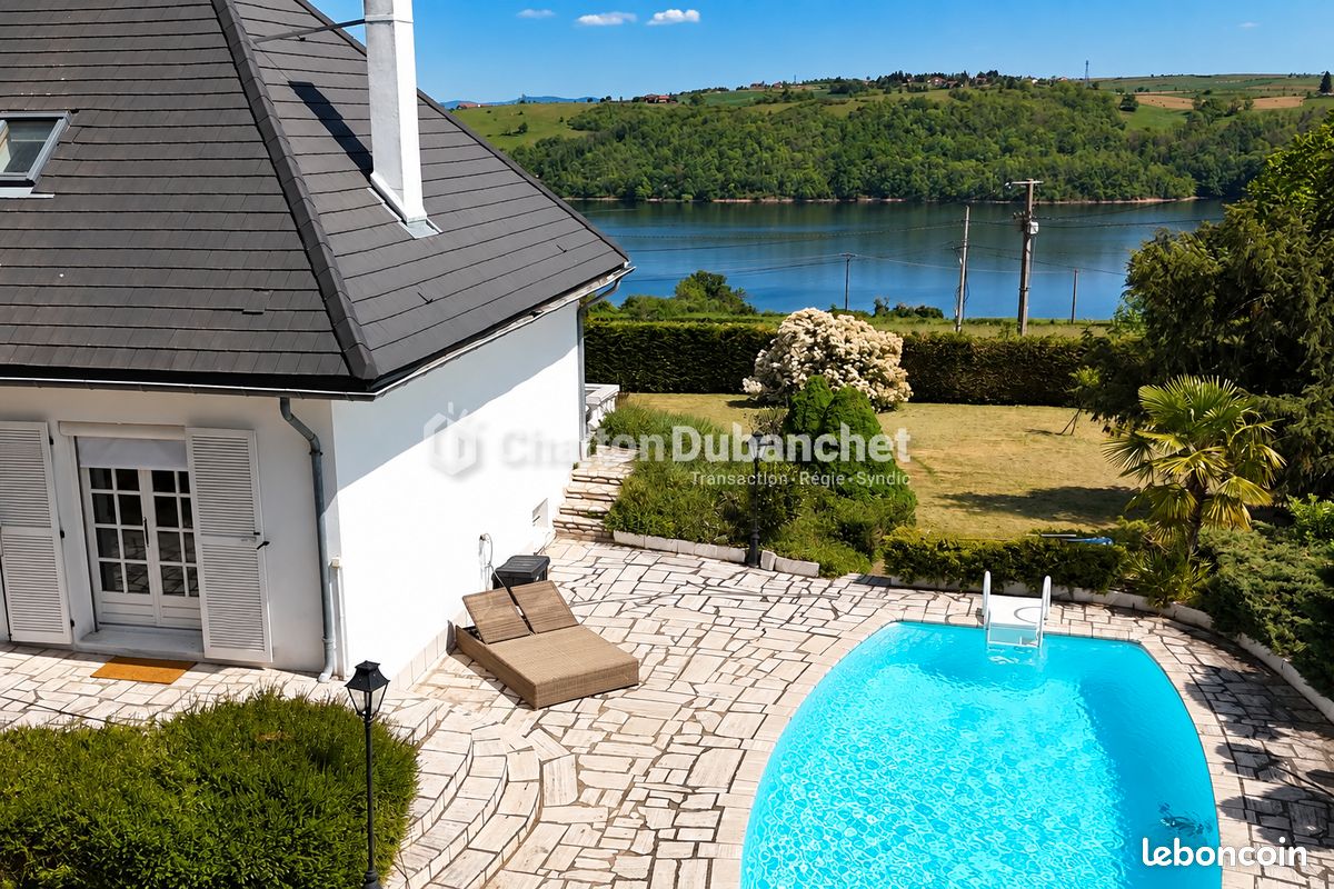Maison 7 pièces 188 m² · à Villerest · 188 m² · 419 990 €
