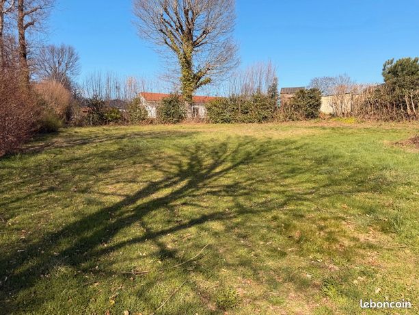 Terrain 1 000 m² Sansac De Marmiesse