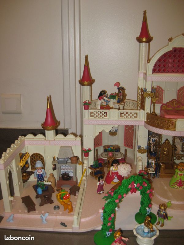Château de princesse de playmobil n°4250+enfants du château n°4257+4253 chambre princesse (image 3)